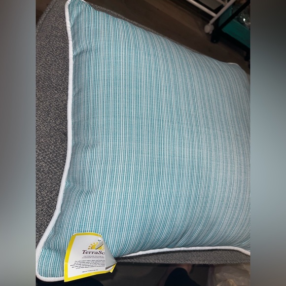 NWT Terrasol Blue White Stripe Fade Resistant Outdoor Pillow for Patio Design - Picture 9 of 12